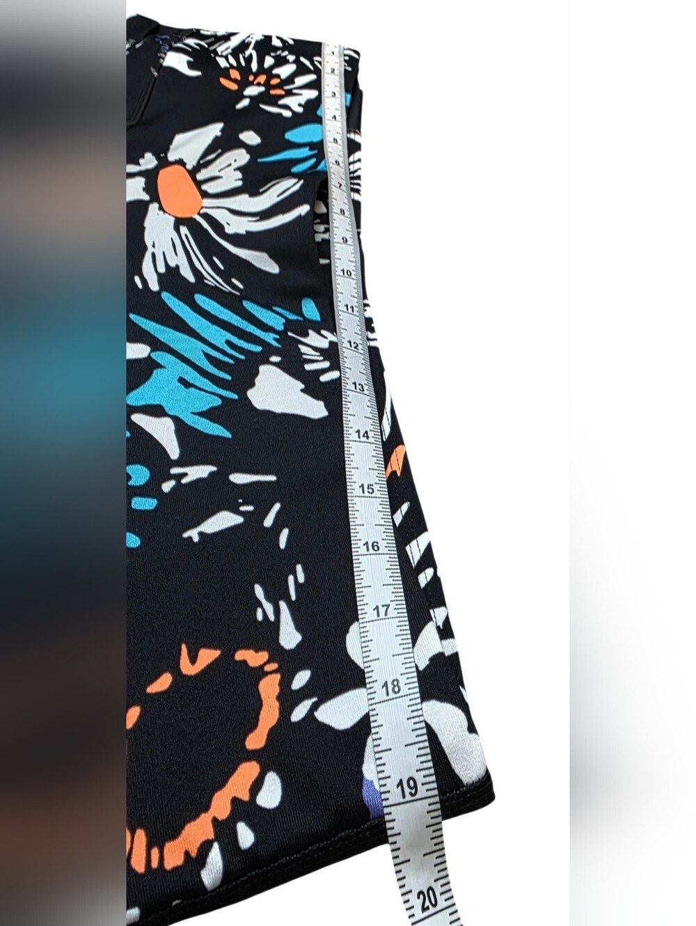 Under Armour HeatGear Abstract Floral No-Slip Compression Leggings โ Womenโs 3X - Picture 16 of 17